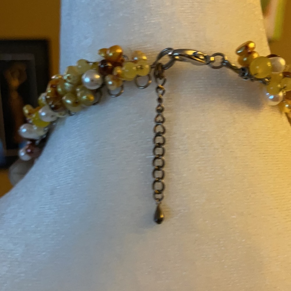 Beautiful Floral Abalone shell necklace - Picture 5 of 6